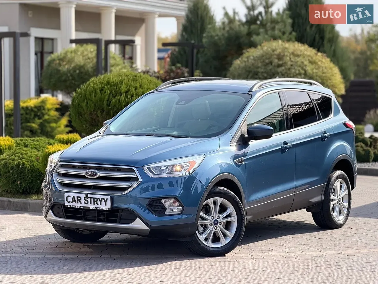 Ford Escape 2018 photo 2