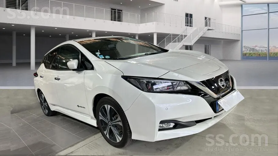 Nissan Leaf 2020 photo 2