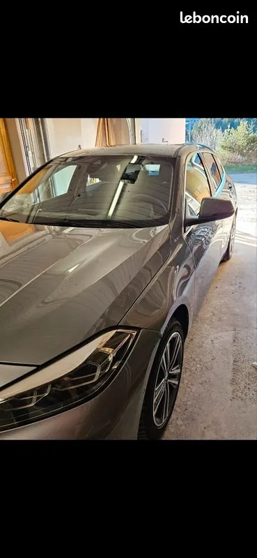 BMW Série 1 2023 photo 2