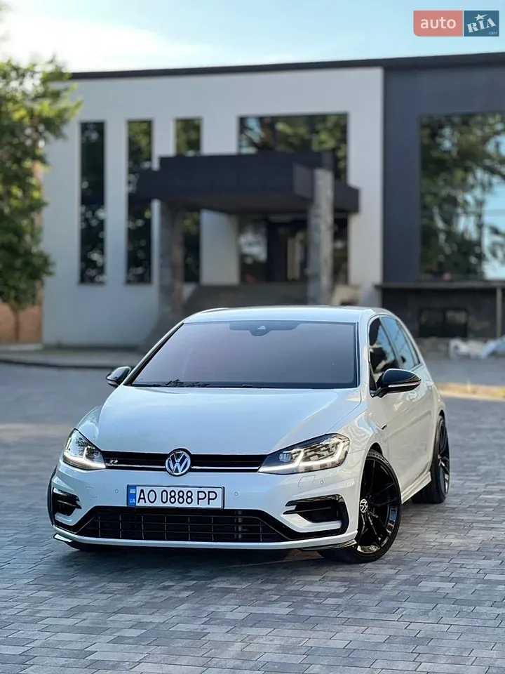 Volkswagen Golf R