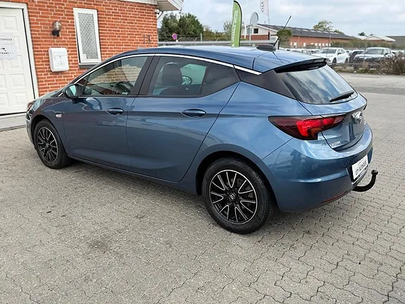 Opel Astra 2017 photo 2