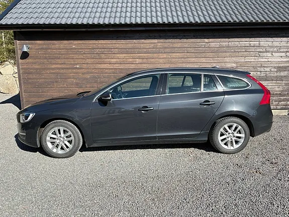 Volvo V60 2018 photo 2