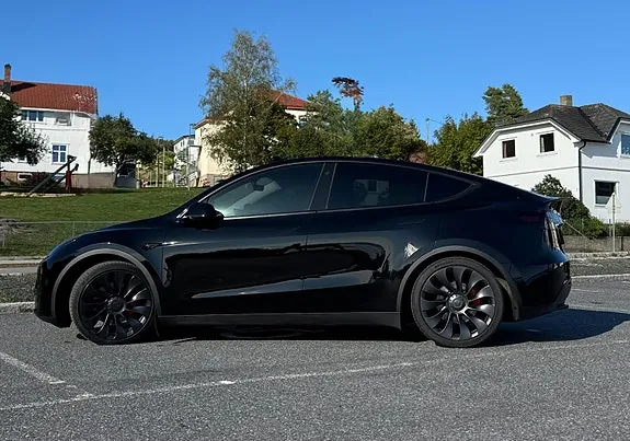Tesla Model Y 2024 photo 3