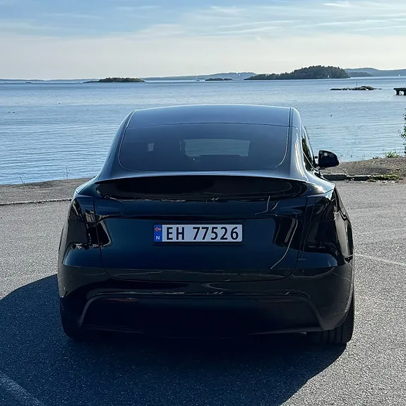 Tesla Model Y 2024 photo 5