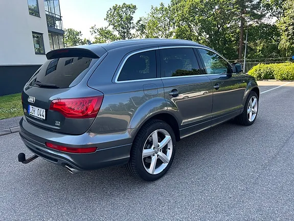Audi Q7 2012 photo 3