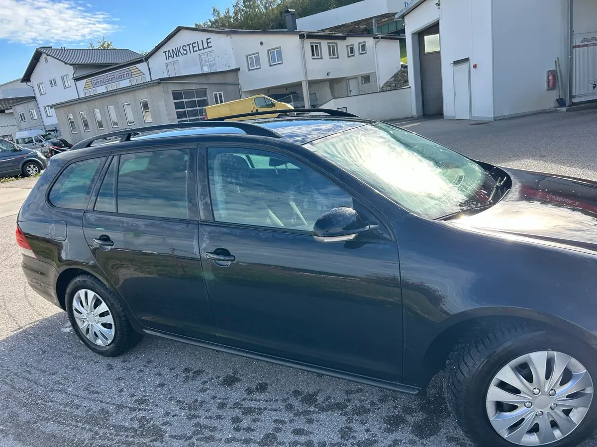 Volkswagen Golf 2011 photo 3
