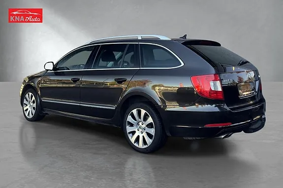 Skoda Superb 2013 photo 4