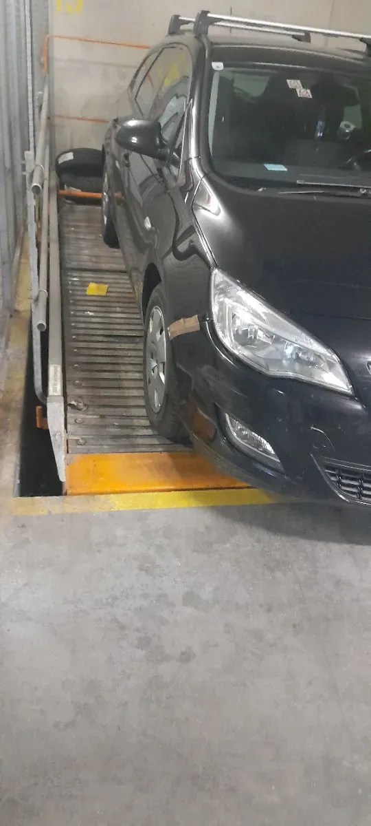 Opel Astra 2011 photo 3