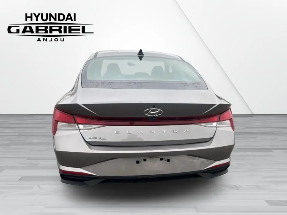 Hyundai Elantra 2023 photo 3