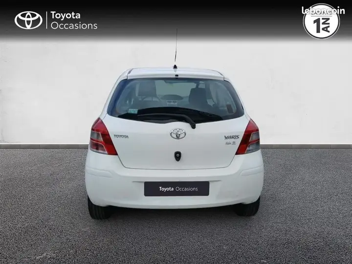 Toyota Yaris 2011 photo 4