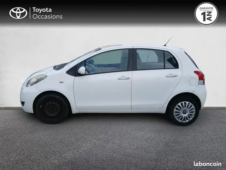 Toyota Yaris 2011 photo 3