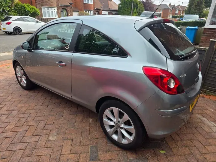 Vauxhall Corsa 2014 photo 3