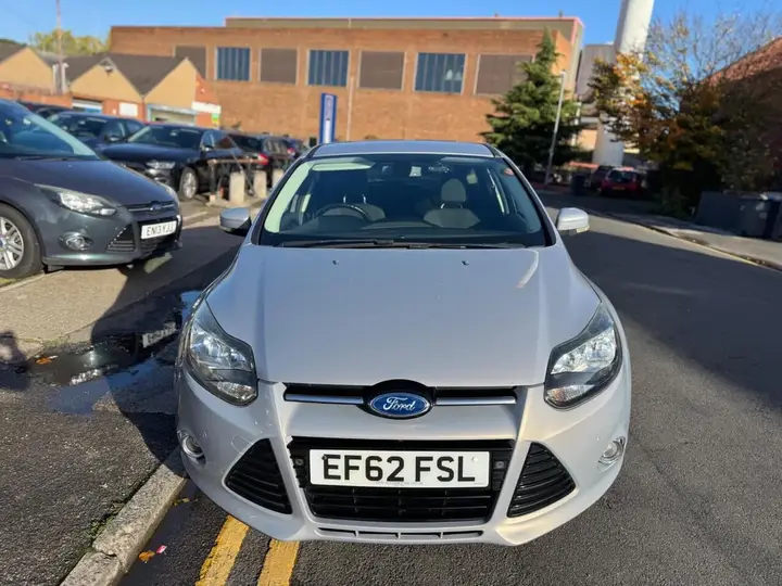 Ford Focus 2012 photo 3