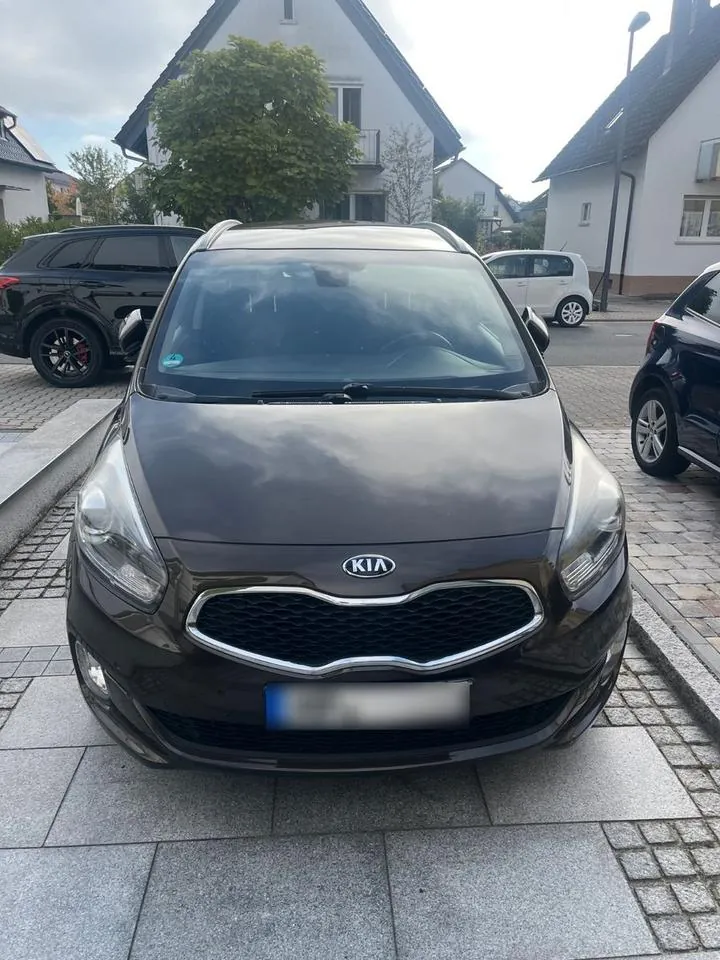 Kia Carens