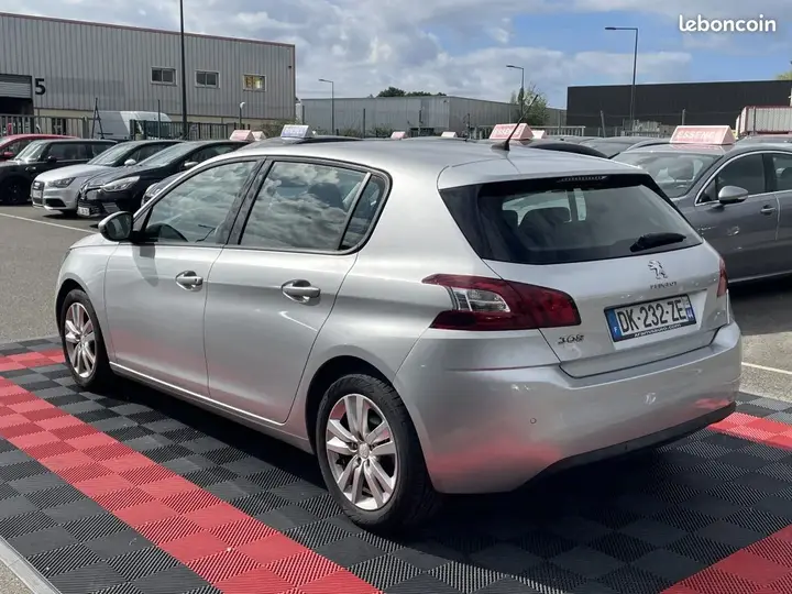 Peugeot 308 2014 photo 3