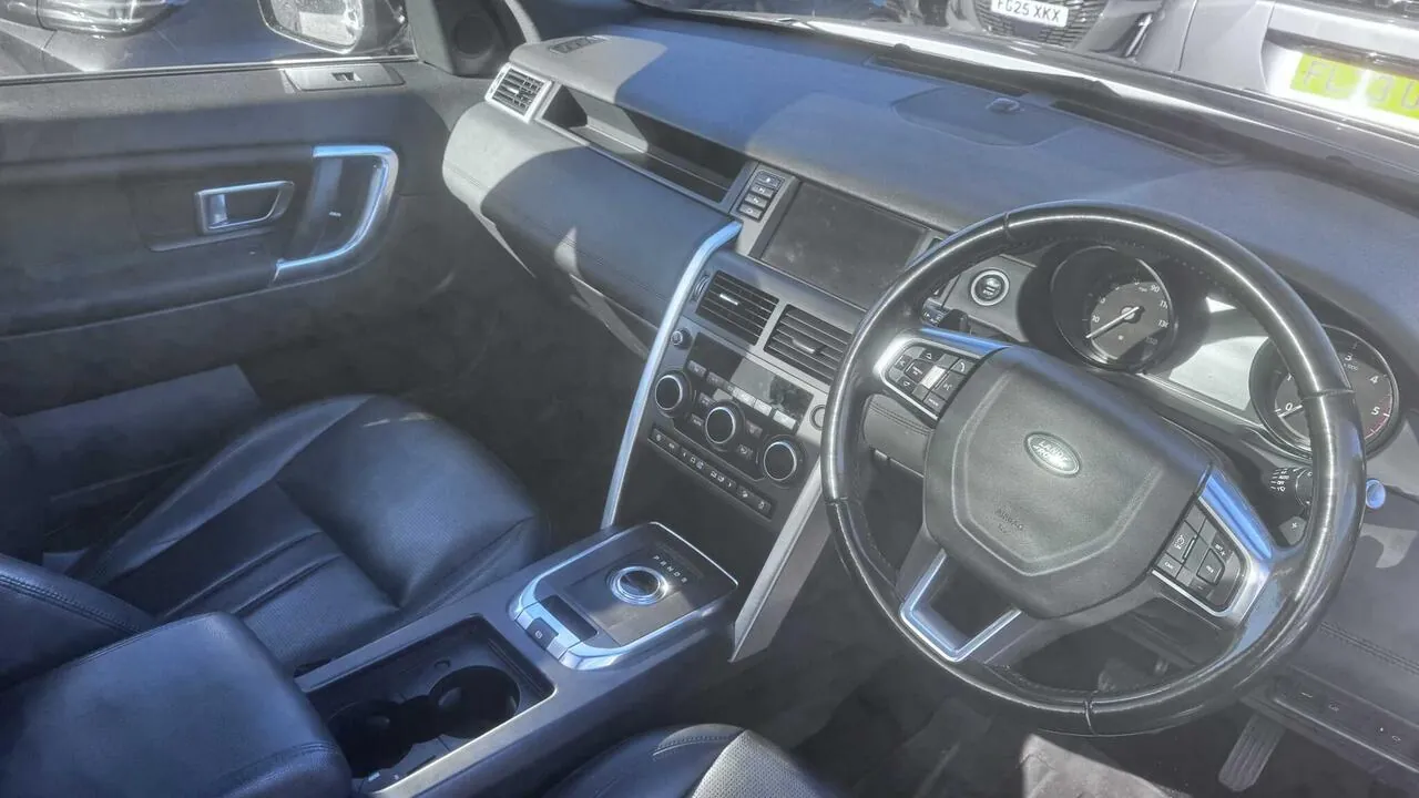 Land Rover Discovery Sport 2017 photo 5