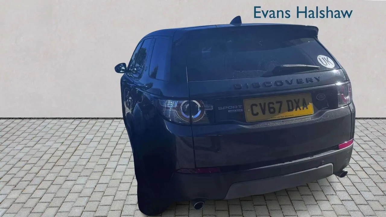 Land Rover Discovery Sport 2017 photo 3