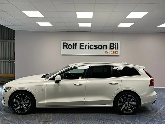 Volvo V60 2022 photo 2