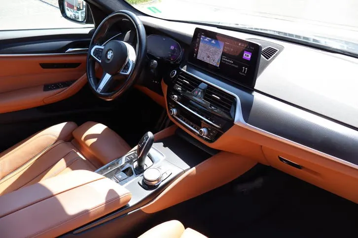 BMW 5-Serie 2021 photo 2