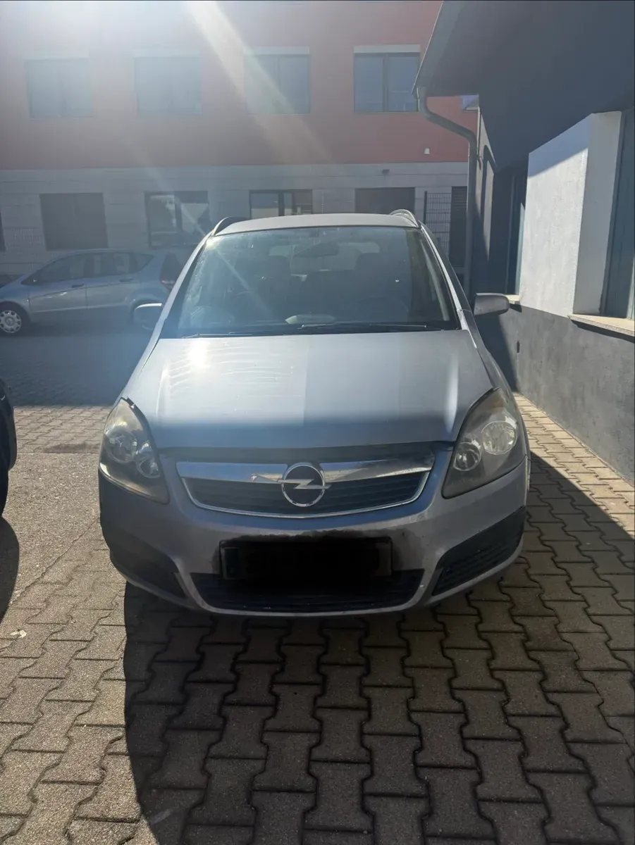 Opel Zafira 2006 photo 2
