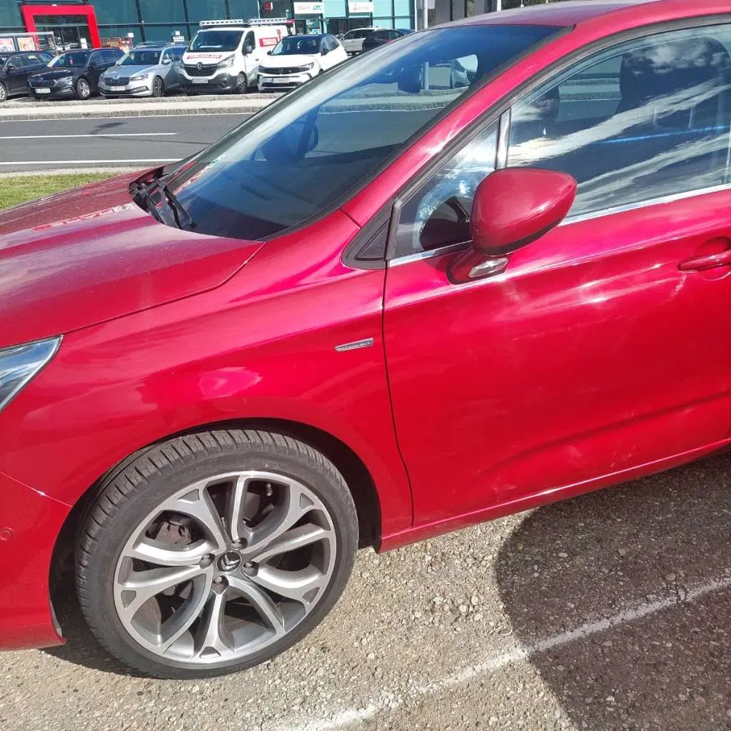 Citroen C4 2011 photo 2
