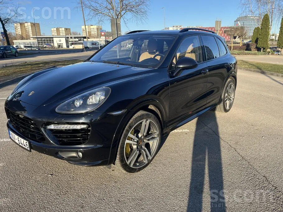 Porsche Cayenne 2013 photo 2