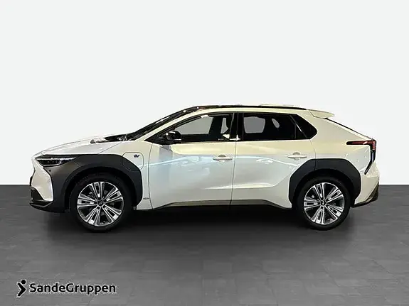 Subaru Solterra 2023 photo 2