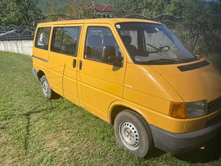 Volkswagen T4 1991 photo 2