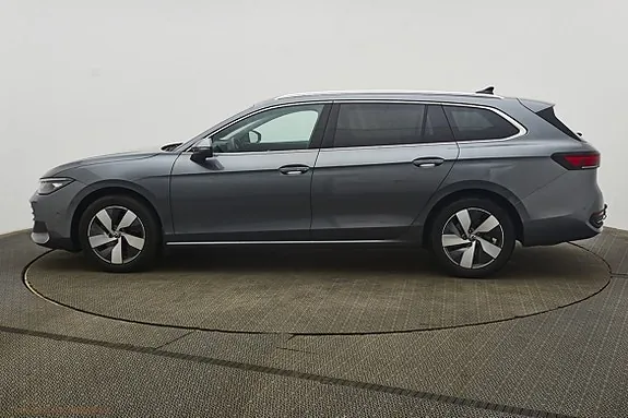 Volkswagen Passat 2025 photo 2