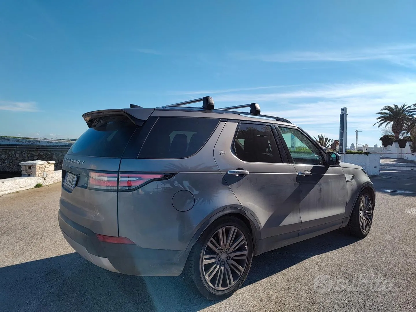 Land Rover Discovery 2017 photo 3