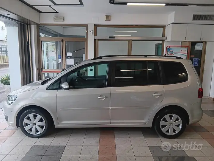 Volkswagen Touran 2011 photo 5