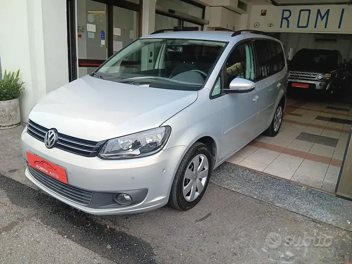 Volkswagen Touran 2011 photo 3