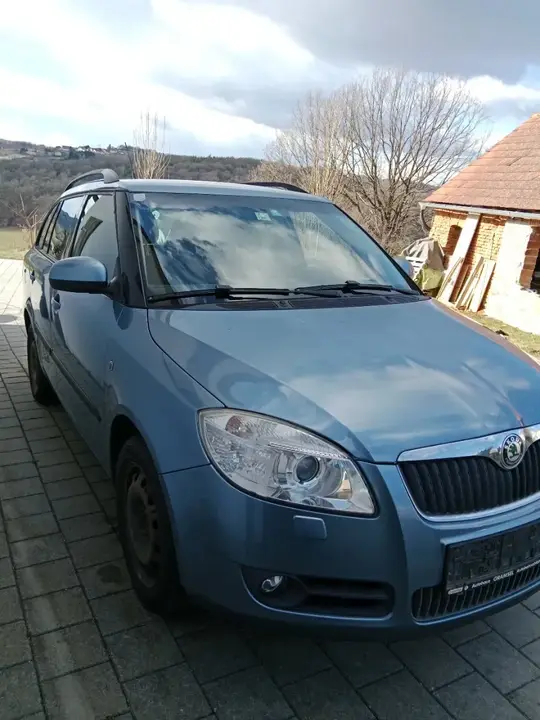 Skoda Fabia Combi 2008 photo 2