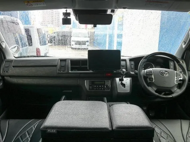 Toyota Hiace Wagon 2025 photo 2