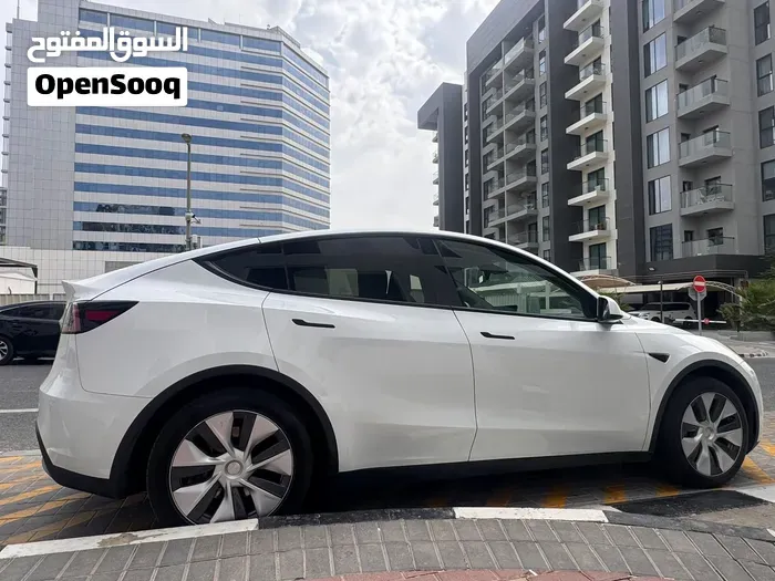 Tesla Model Y 2023 photo 4