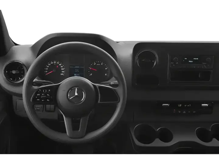 Mercedes-Benz Sprinter 2026 photo 4