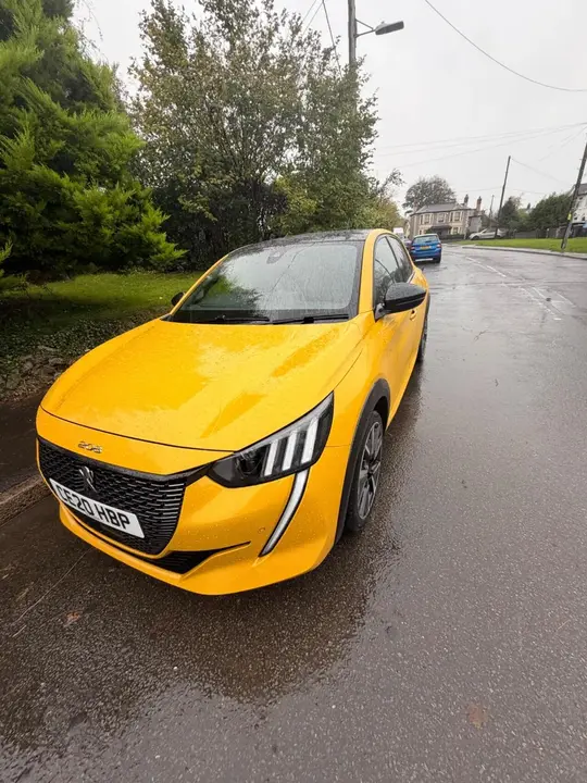 Peugeot 208 2020 photo 3