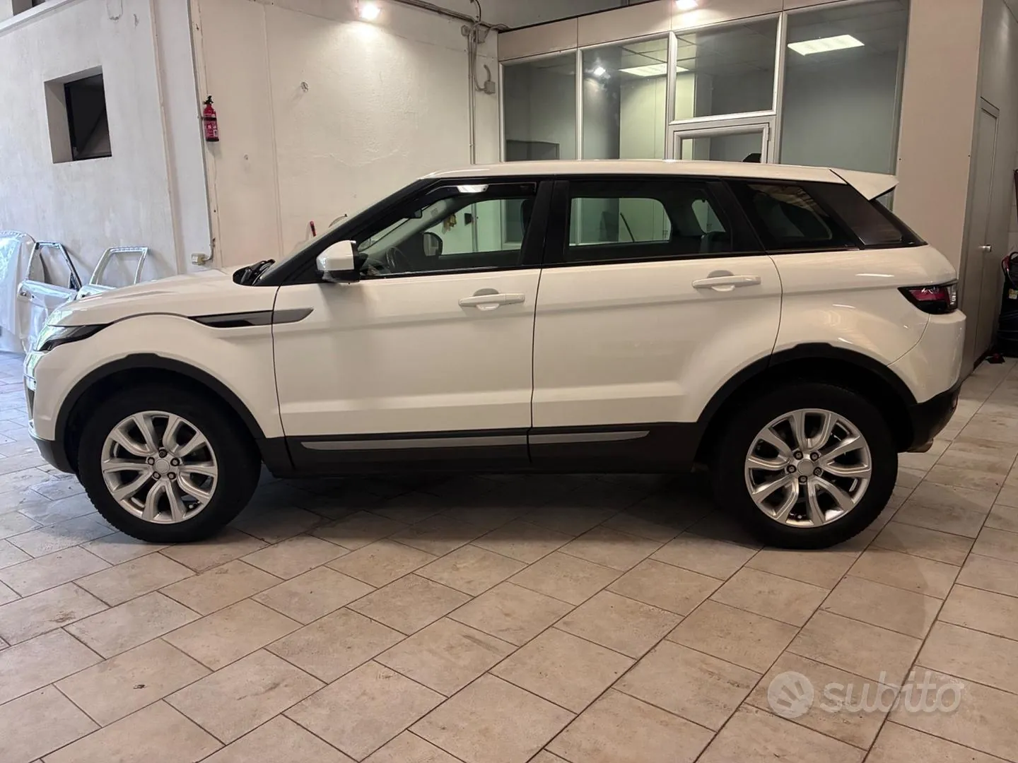 Land Rover Range Rover Evoque 2016 photo 3