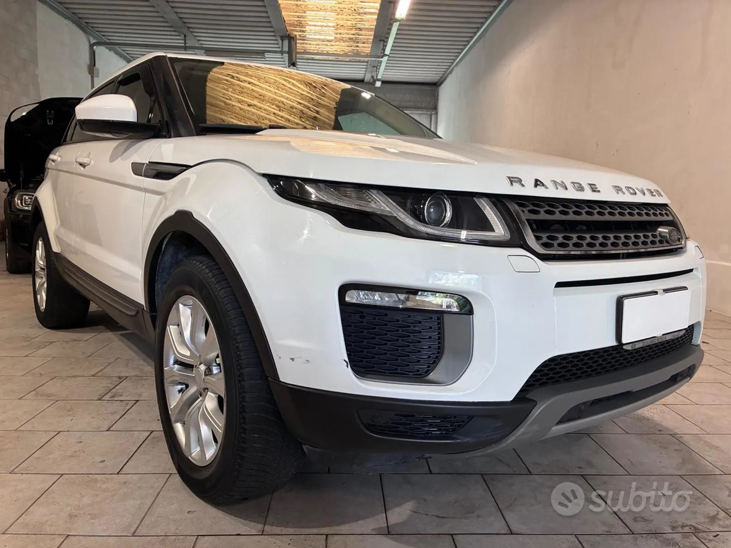 Land Rover Range Rover Evoque 2016 photo 2