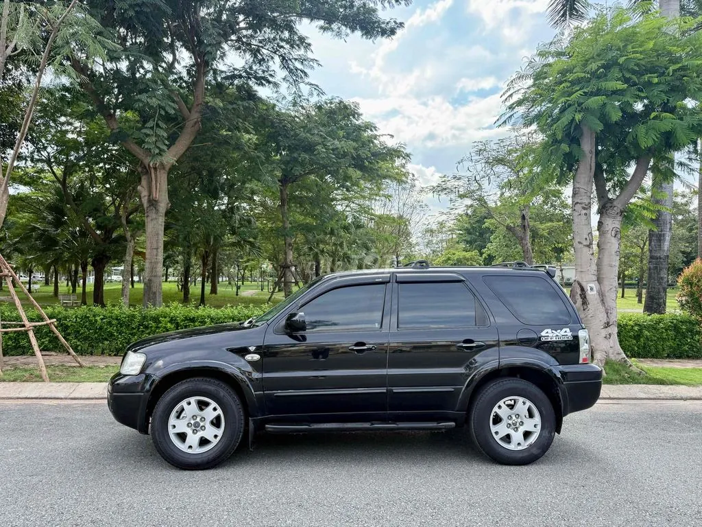 Ford Escape 2004 photo 3