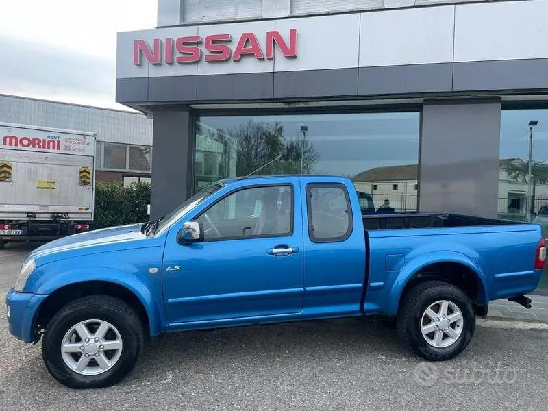 Isuzu D-Max 2004 photo 3