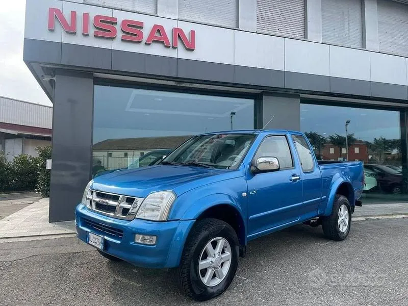 Isuzu D-Max 2004 photo 2