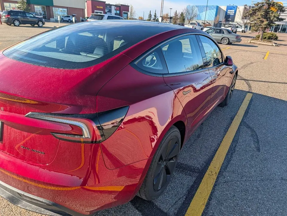 Tesla Model 3 2026 photo 4