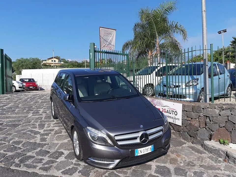 Mercedes-Benz B-Class 2012 photo 2