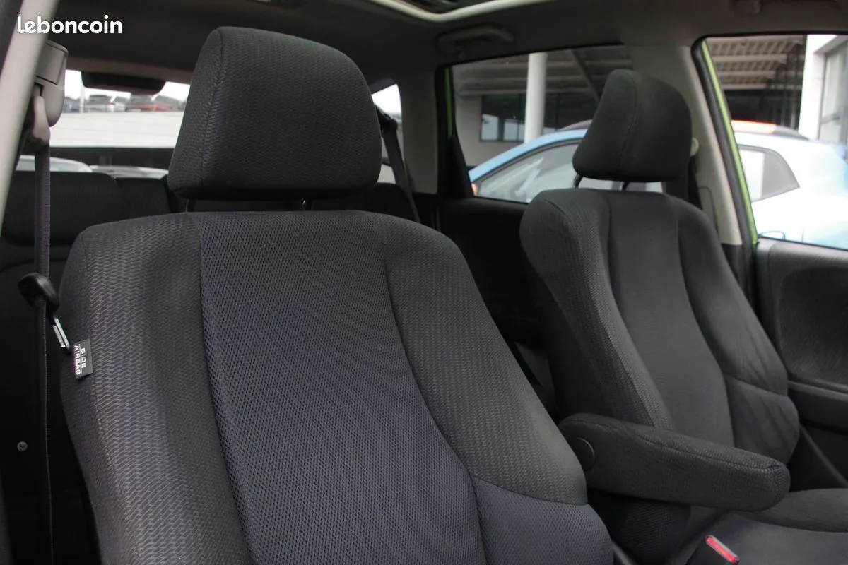 Honda Jazz 2011 photo 4