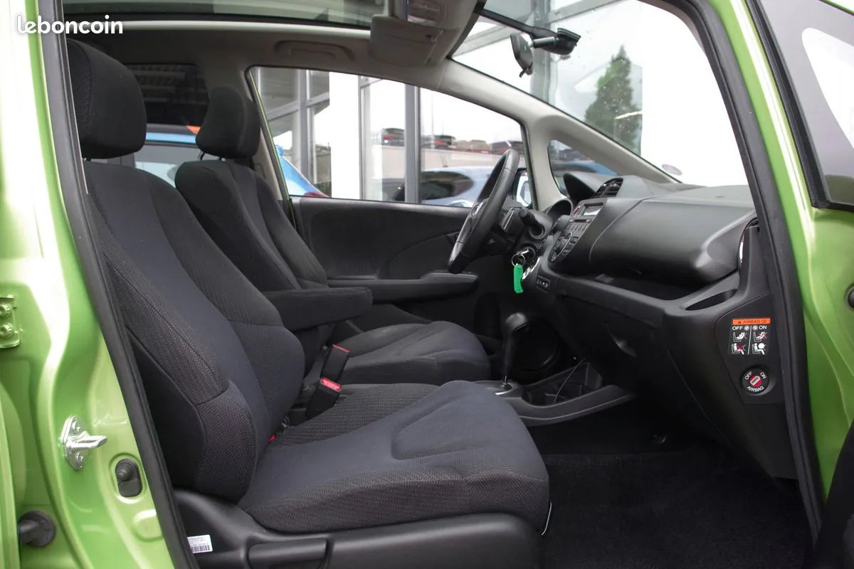 Honda Jazz 2011 photo 3