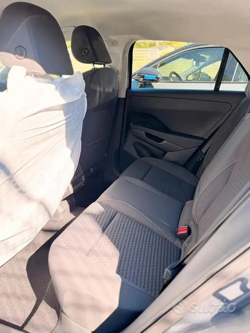 Volkswagen T-Roc 2026 photo 5