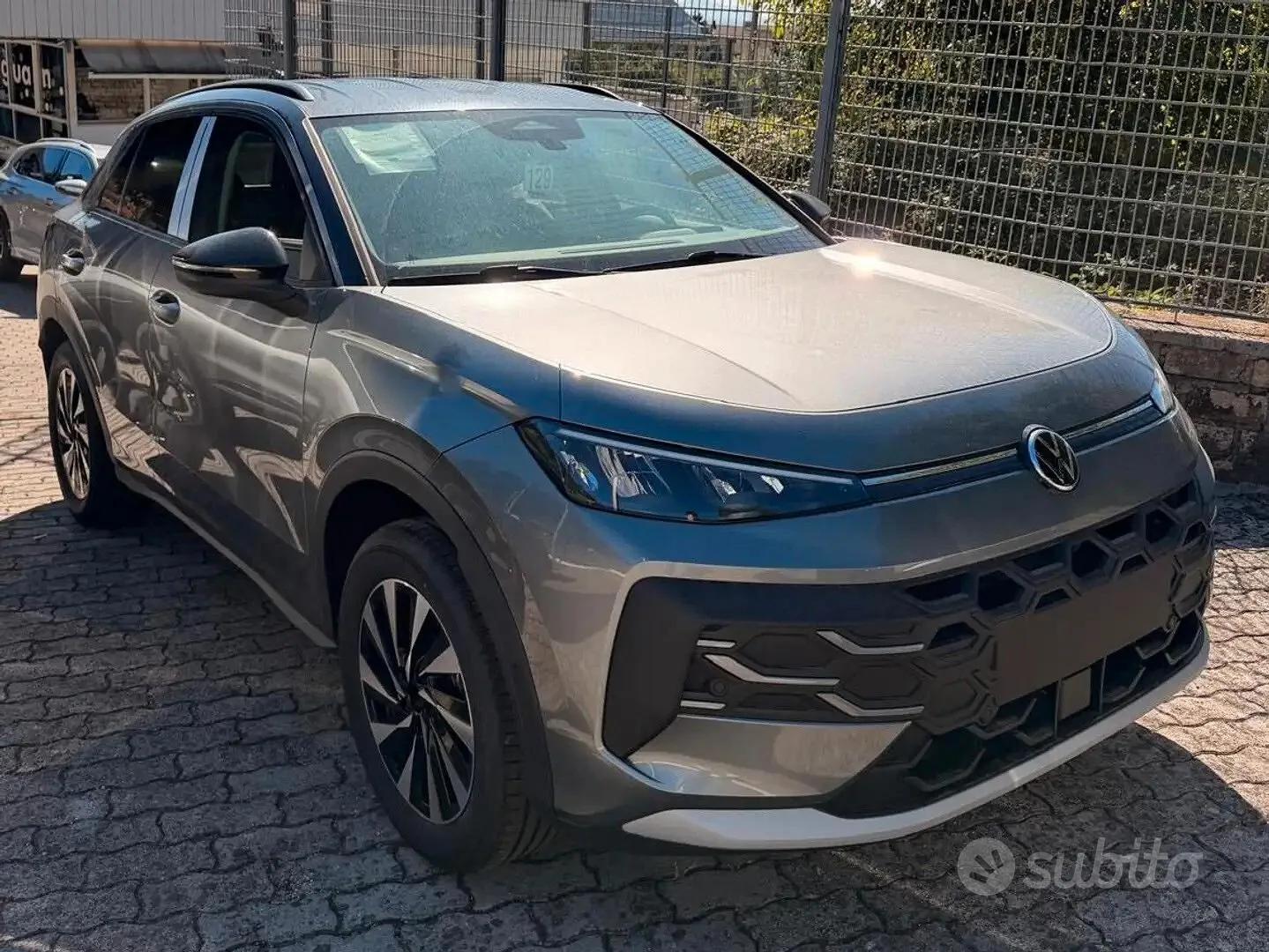 Volkswagen T-Roc 2026 photo 2