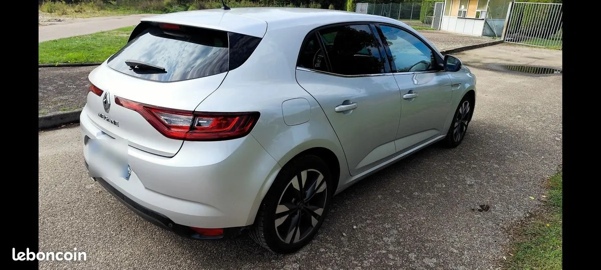Renault Megane 2020 photo 2