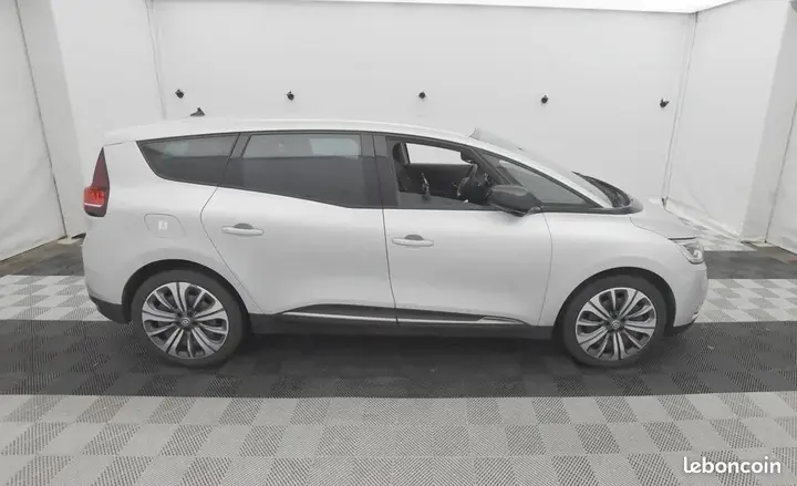 Renault Grand Scenic 2023 photo 3